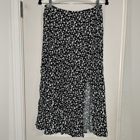 Catherine Malandrino Dresses & Skirts - Catherine Malandrino Black and White Floral Maxi Skirt